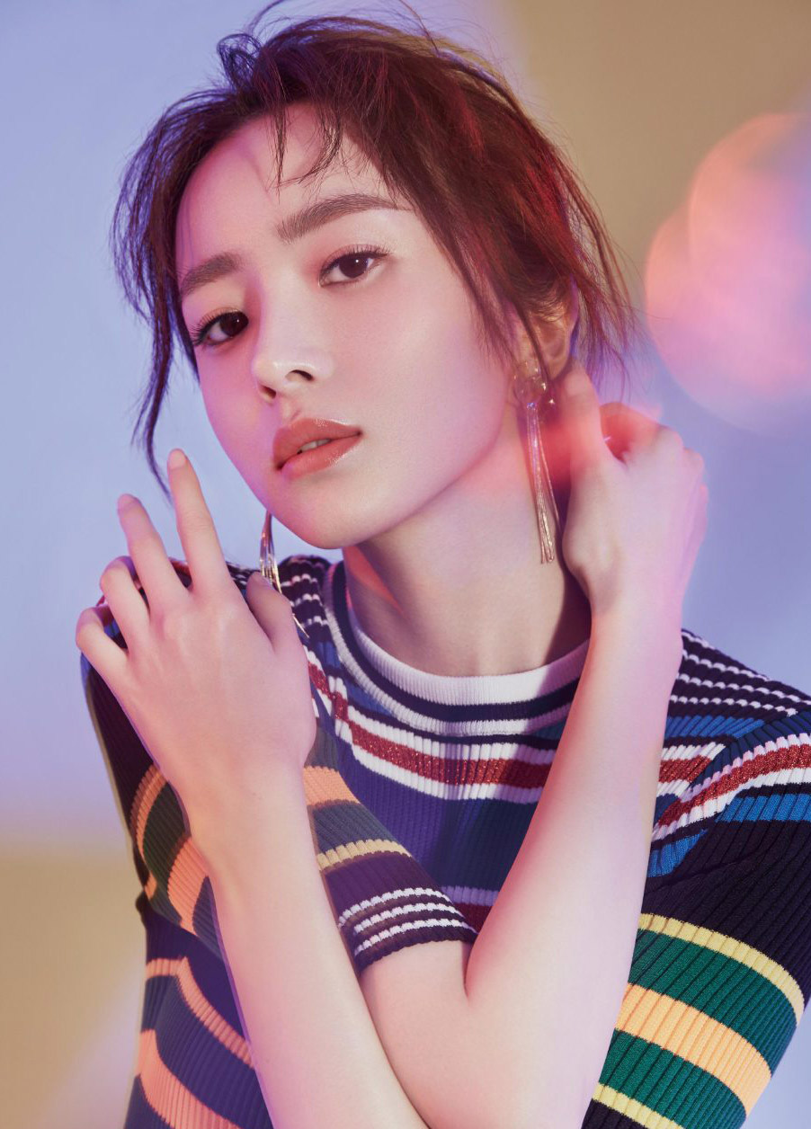 胡冰卿性感养眼时尚写真图片410