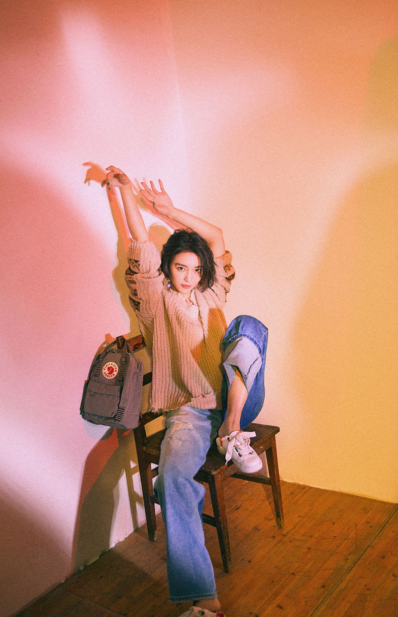 简介:尤靖茹文艺范时尚写真图片,分享一组尤靖茹图片给大家,图中的