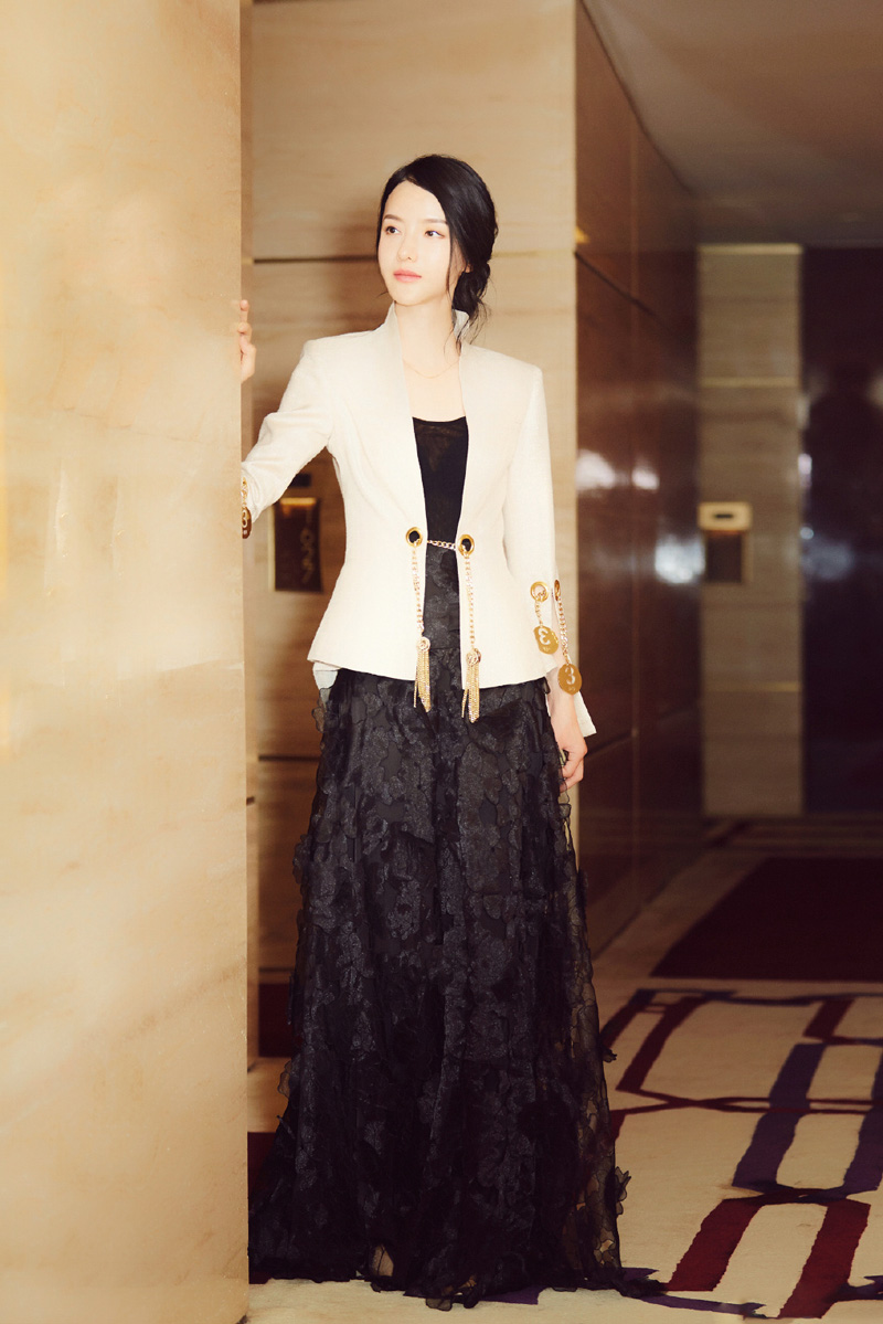 张芷溪知性写真图片79