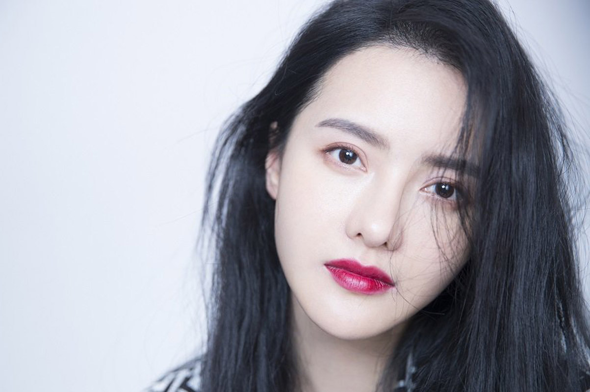 张芷溪优雅妩媚时尚写真图片24