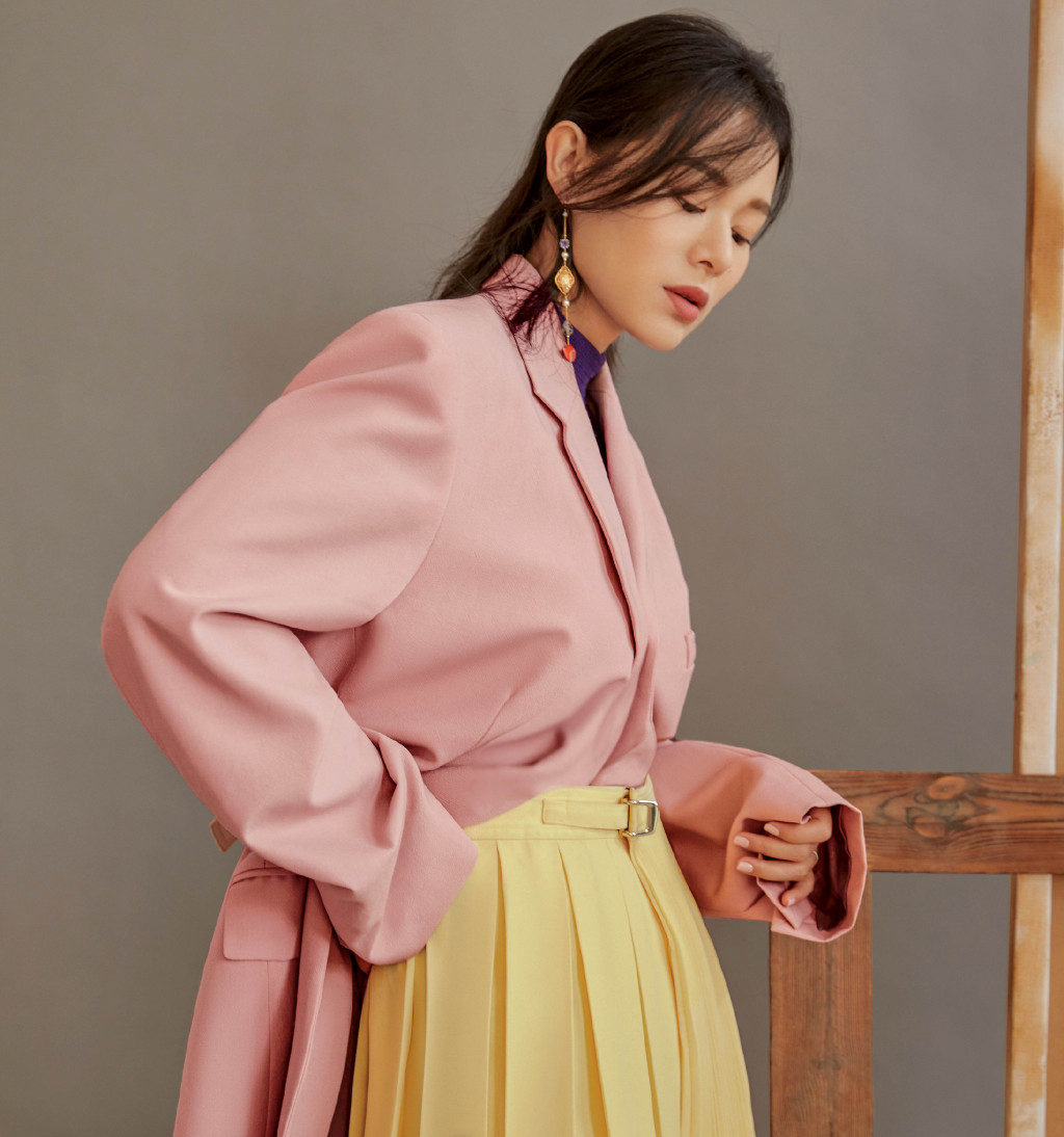 > 胡杏儿优家画报杂志写真图片(5/8)