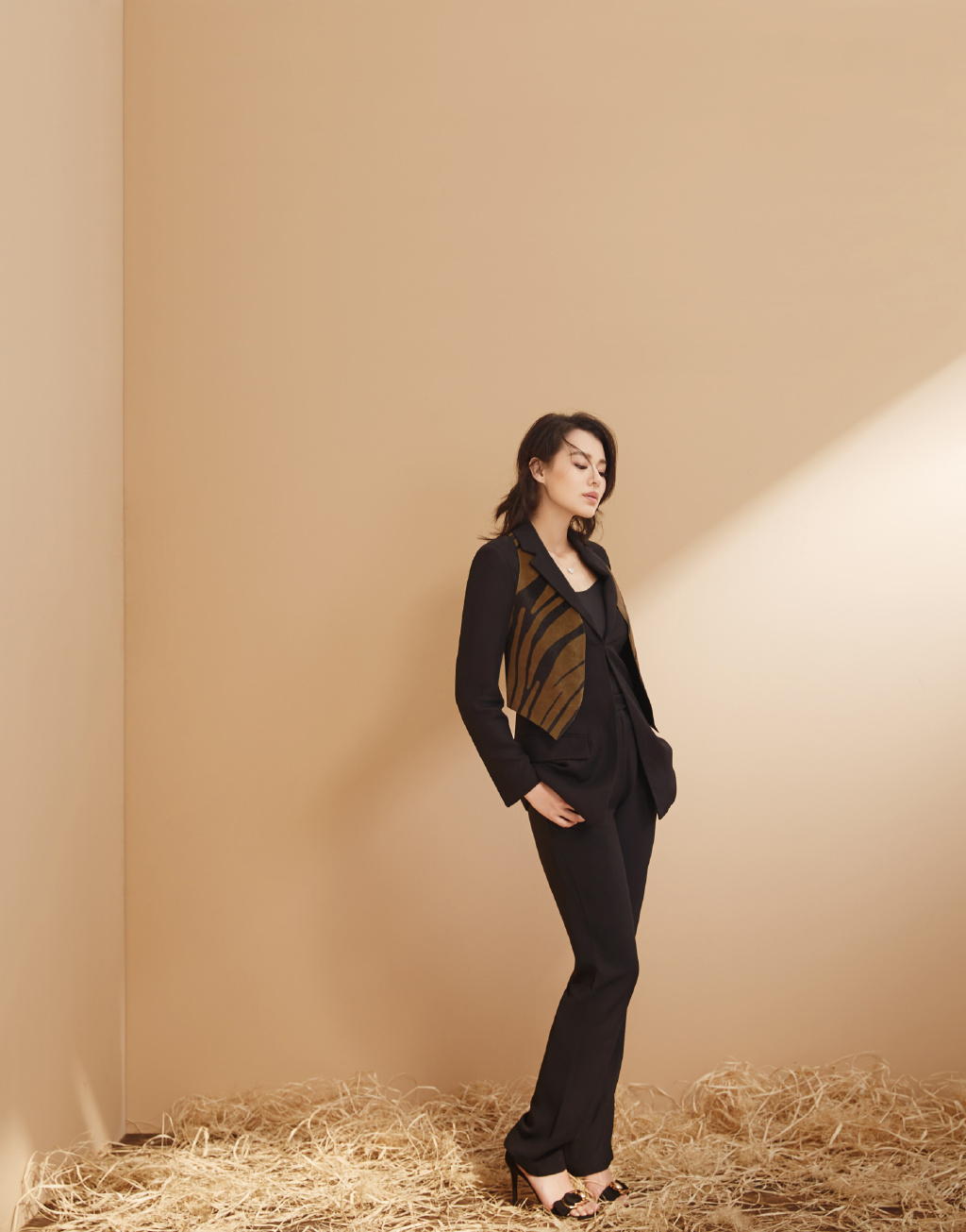 胡杏儿最潮时尚杂志写真28