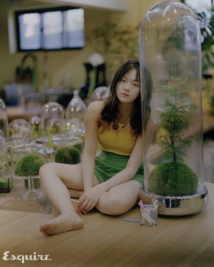 简介:文淇时尚写真图片,分享一组文淇图片给大家,图中的明星图片壁纸