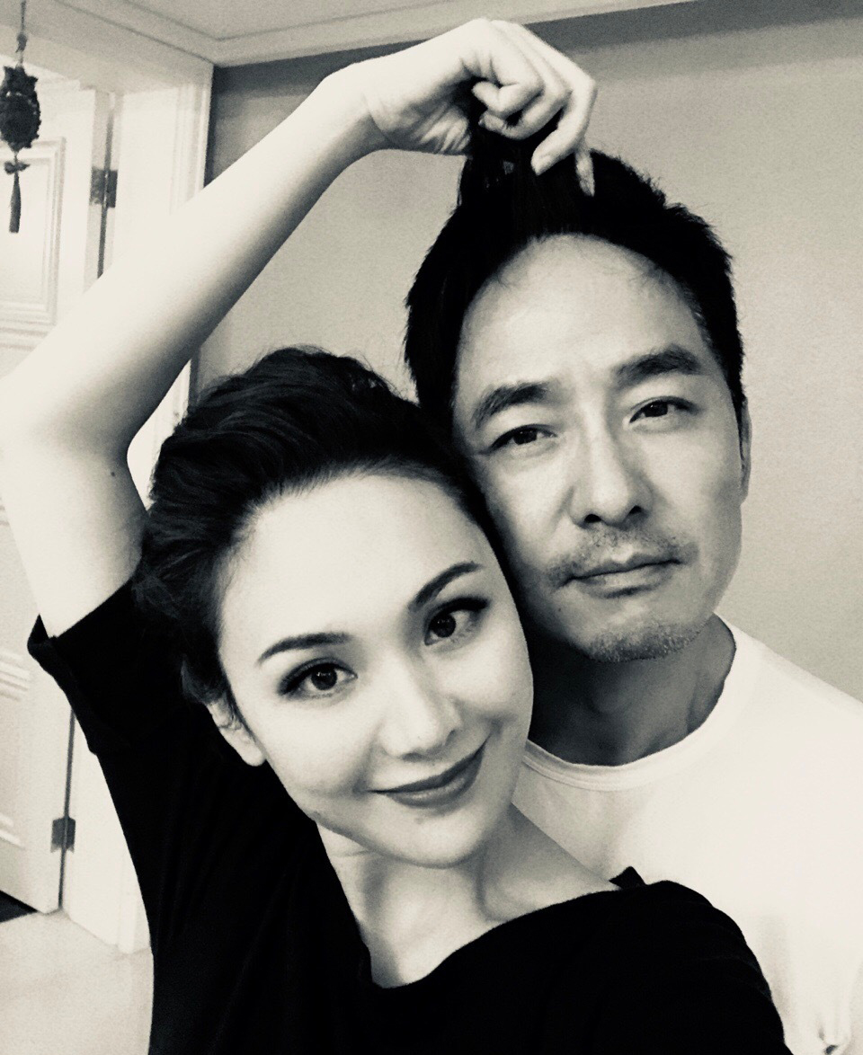 程莉莎郭晓冬黑白自拍照图片38