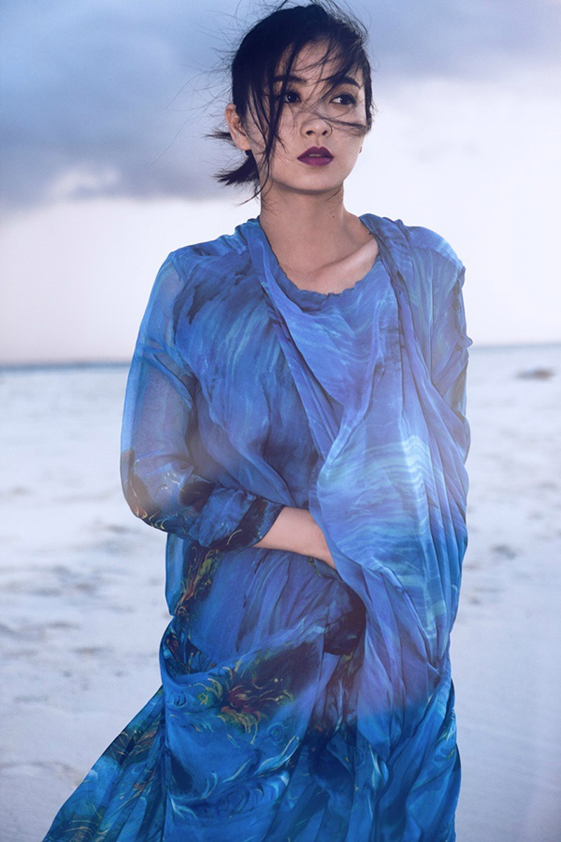 斓曦冷艳迷人海边写真图片36