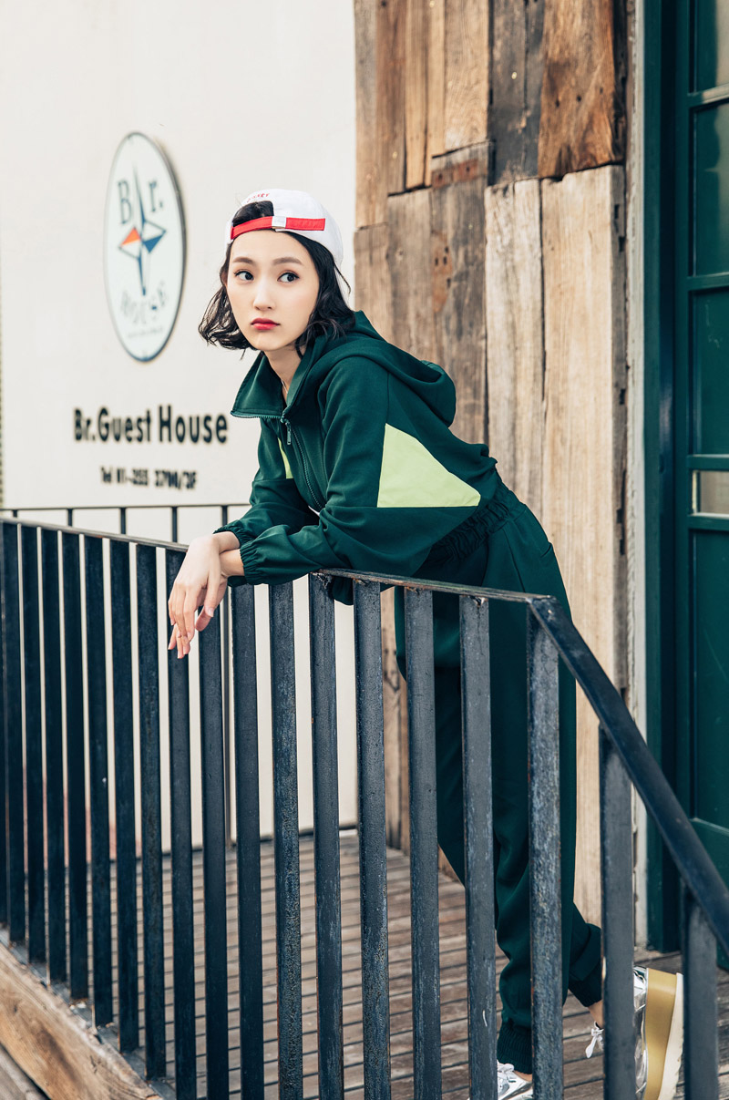 孙艺宁休闲街拍图片45