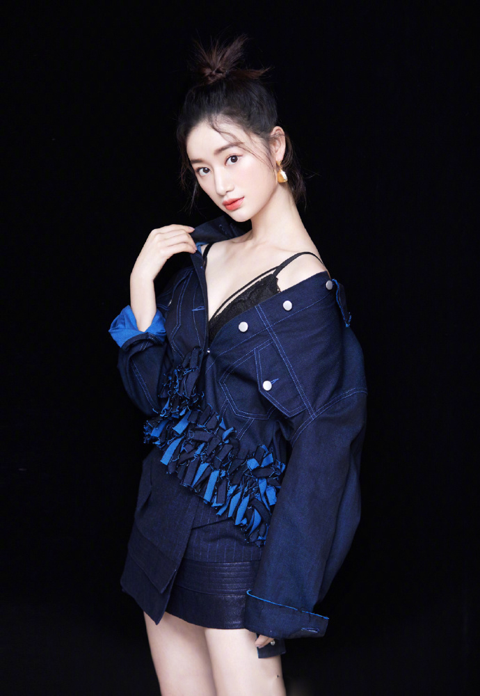 郭晓婷小露香肩性感写真图片59