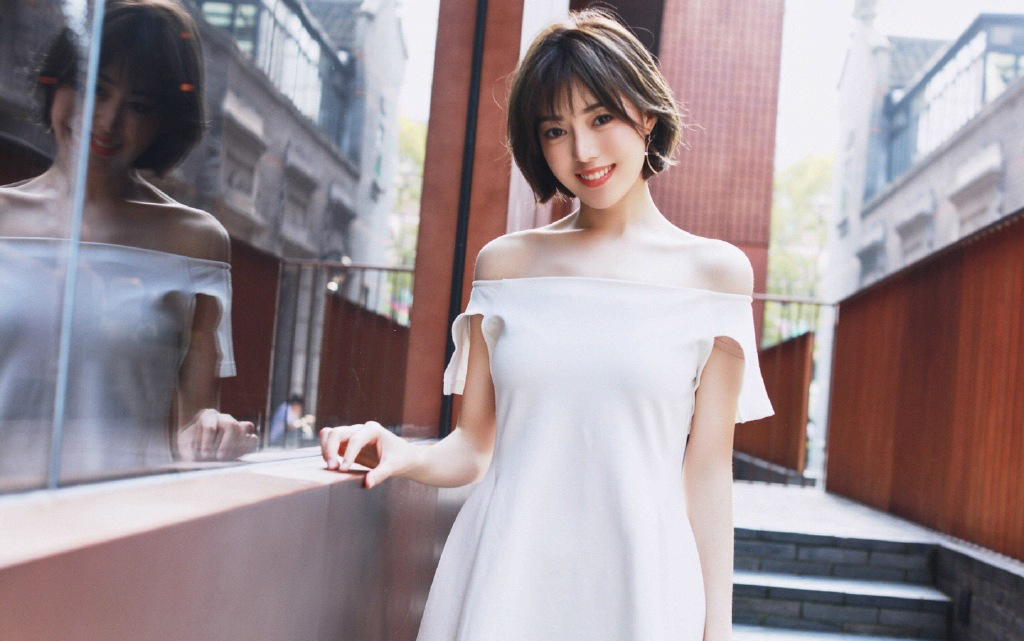 何美璇街拍图片23