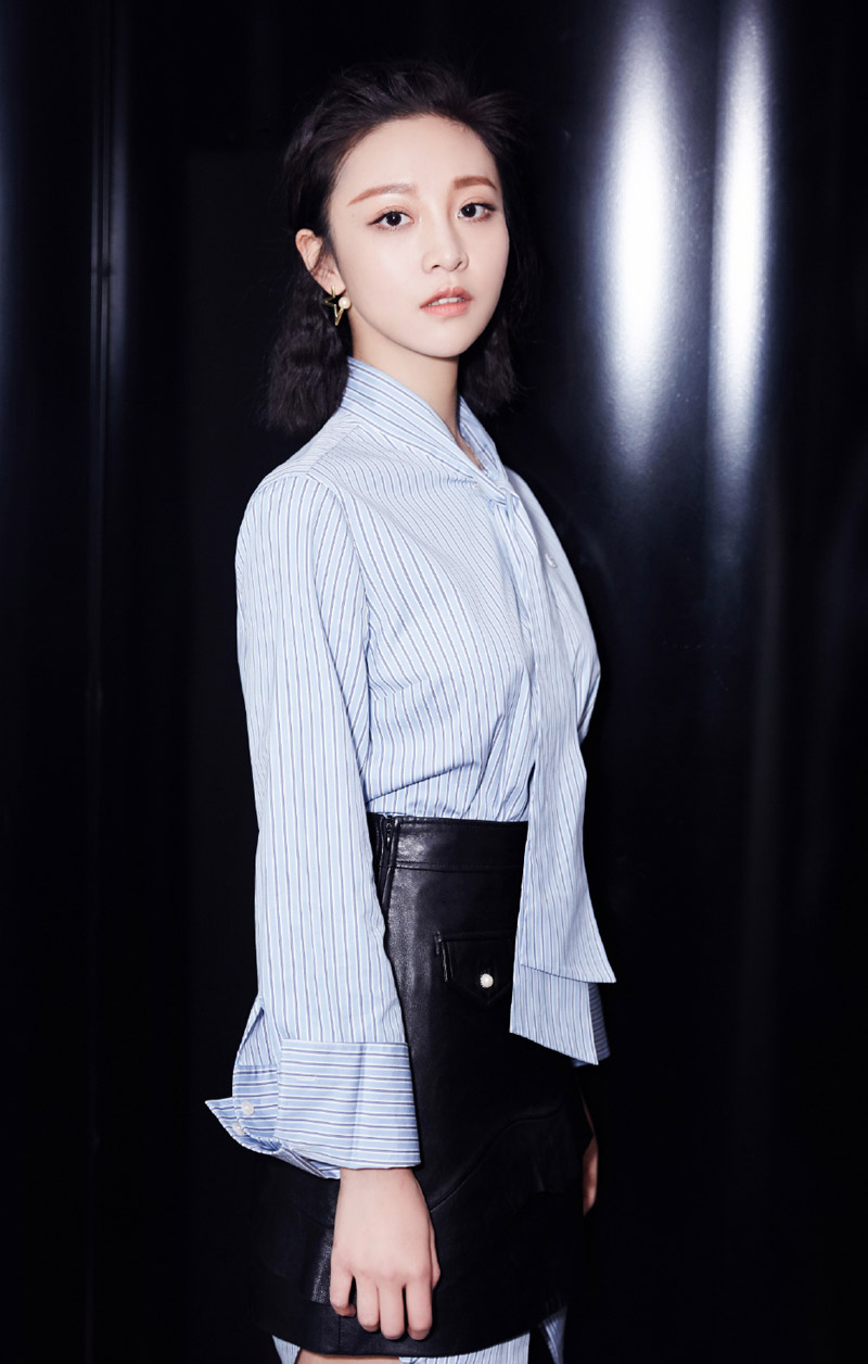 高雨儿清新简约活动写真图片16