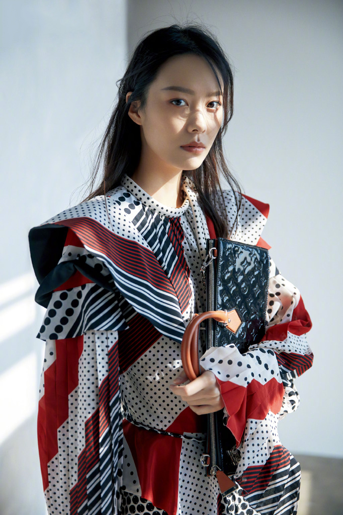 伊然性感时尚写真图片36