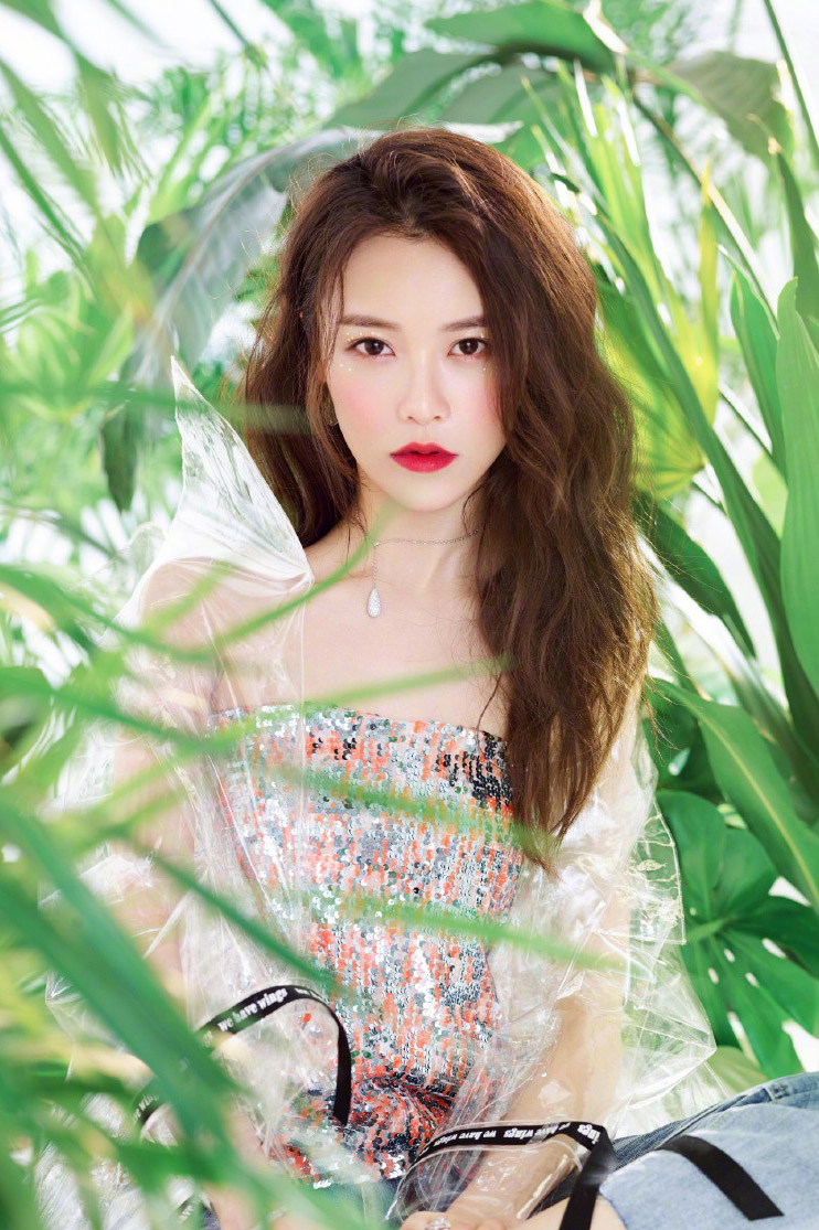 黄一琳性感迷人时尚杂志封面大片47