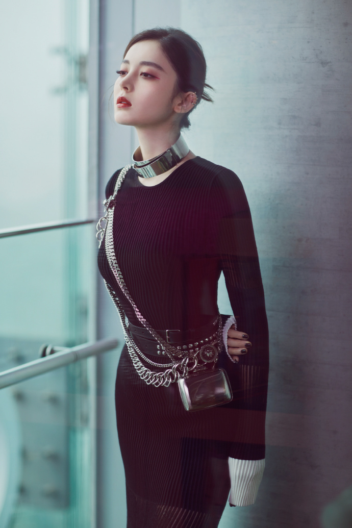 古力娜扎干练唯美写真图片13