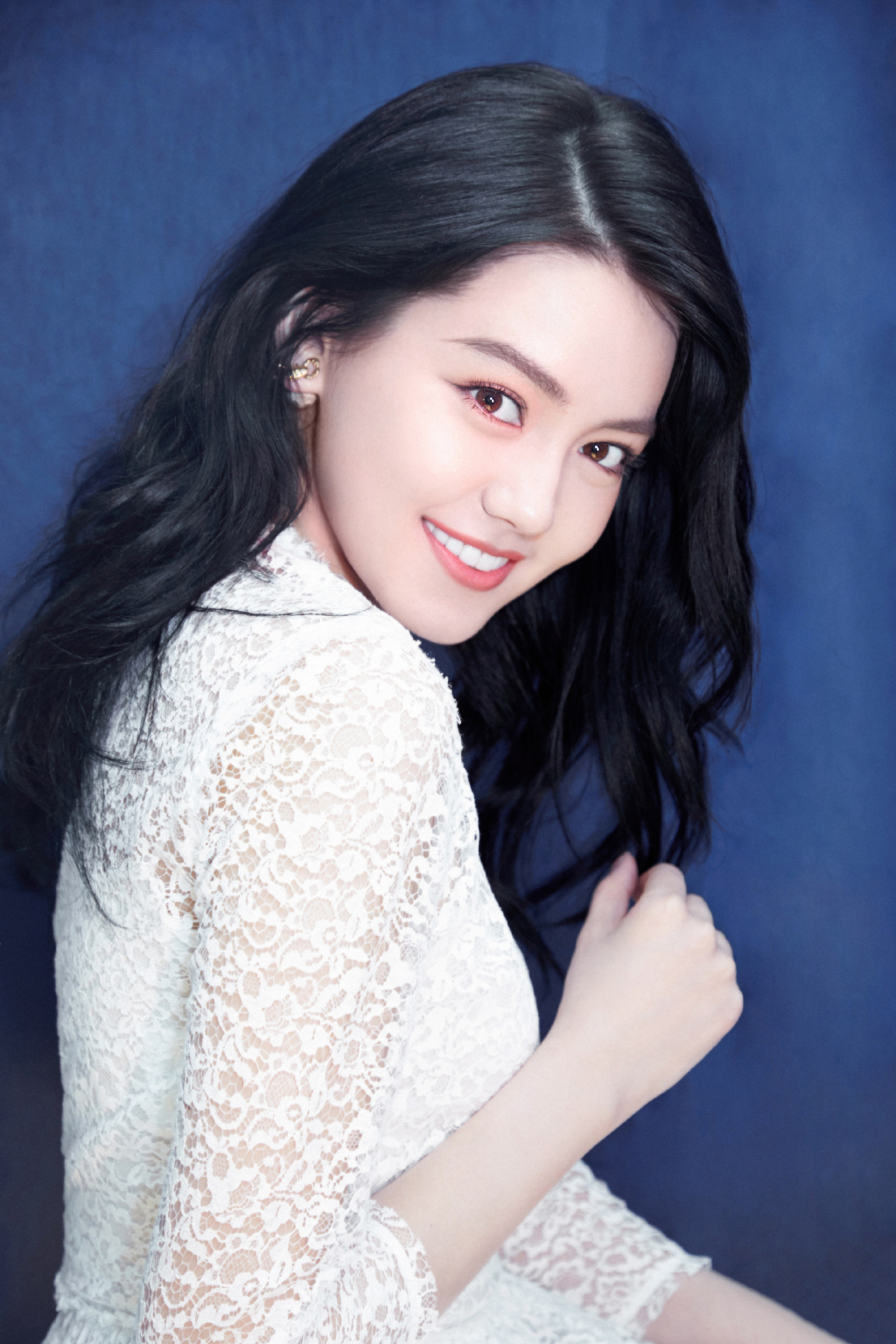 > 李诗颖性感纯白写真图片(2/9)