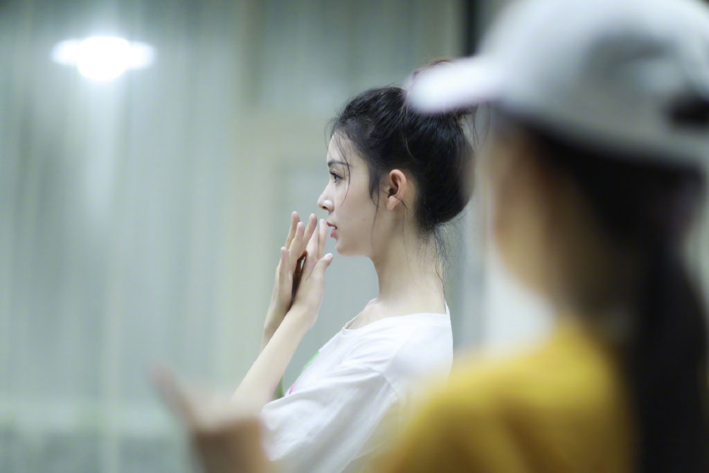 陈瑶甜美舞蹈训练照图片113