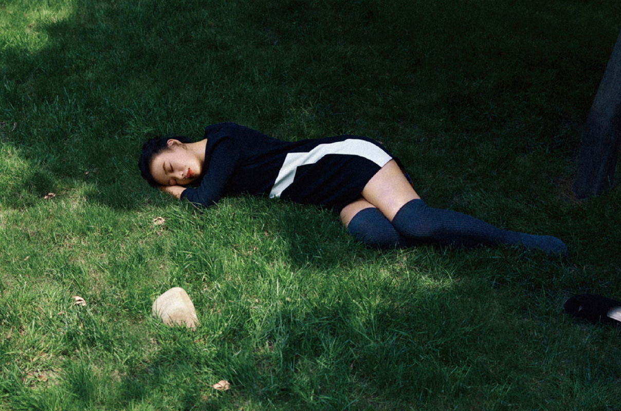 分享一组李梦图片给大家,图中的明星图片壁纸会点缀你的电脑桌面,美化