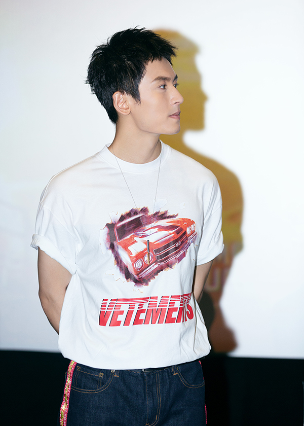 张哲瀚深圳路演帅气写真图片88