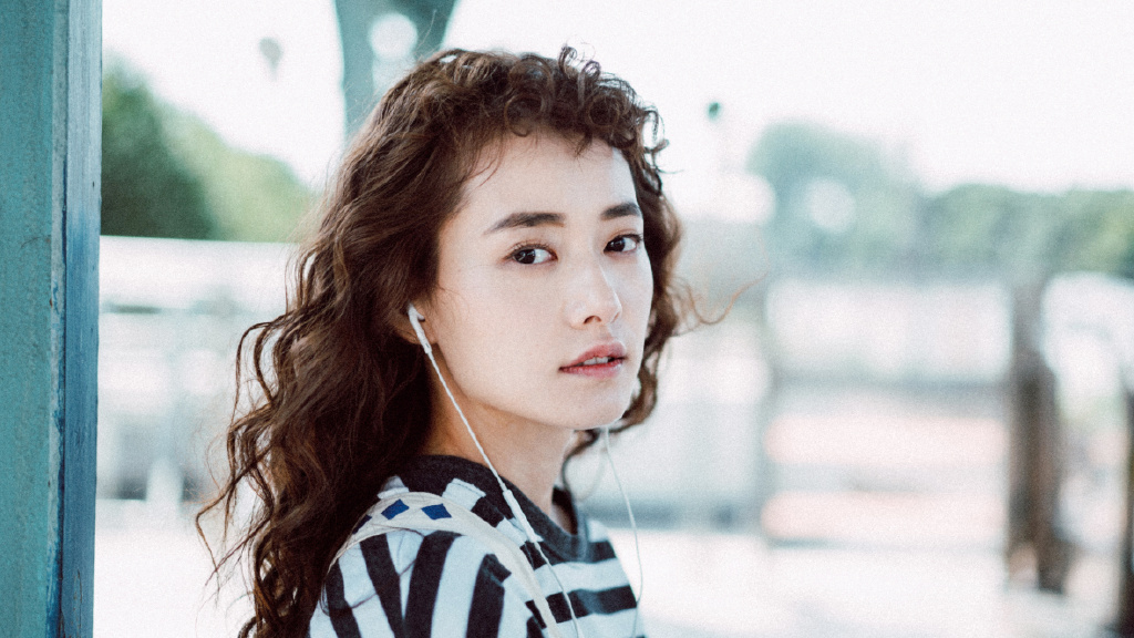 柴碧云羊毛卷清新街拍图片55