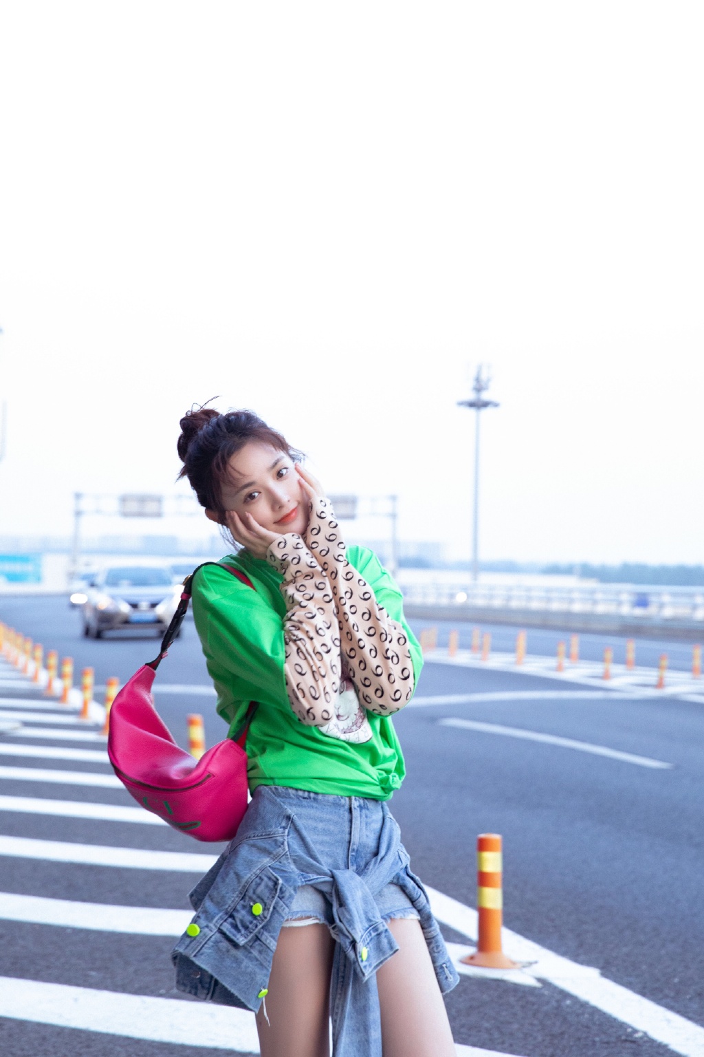 彭小苒清新甜美机场图片29