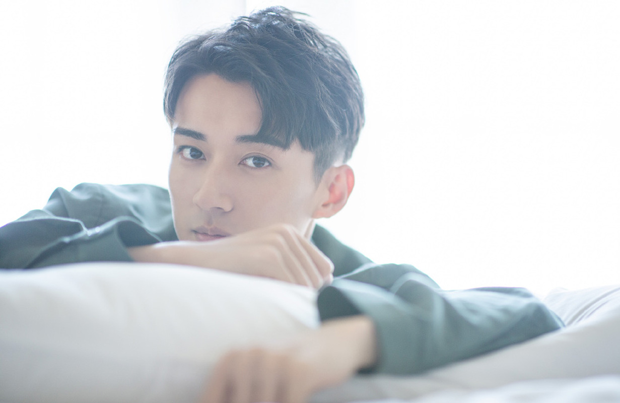 刘学义慵懒帅气居家写真图片68