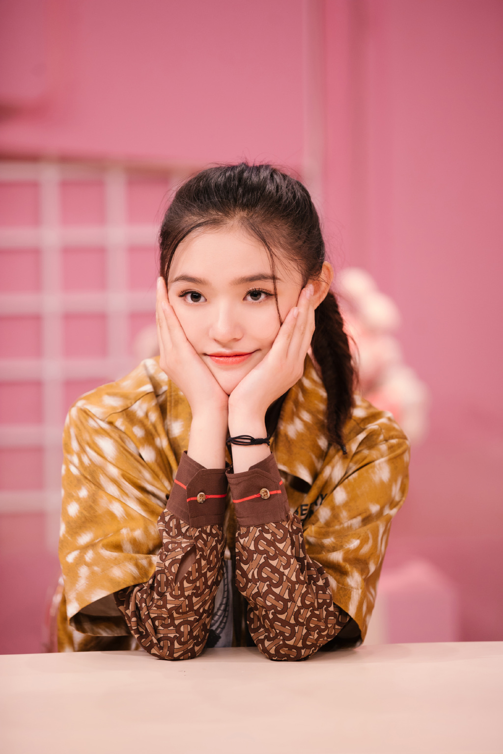 林允亲爱的结婚吧甜美图片24