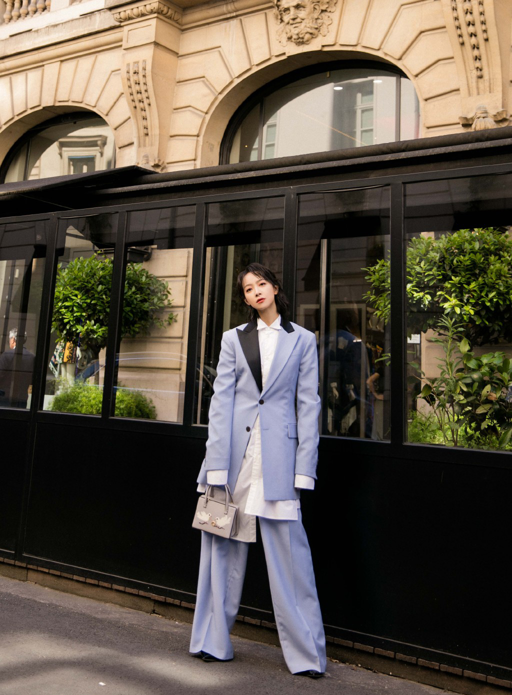 宋茜男式西装气质街拍图片13