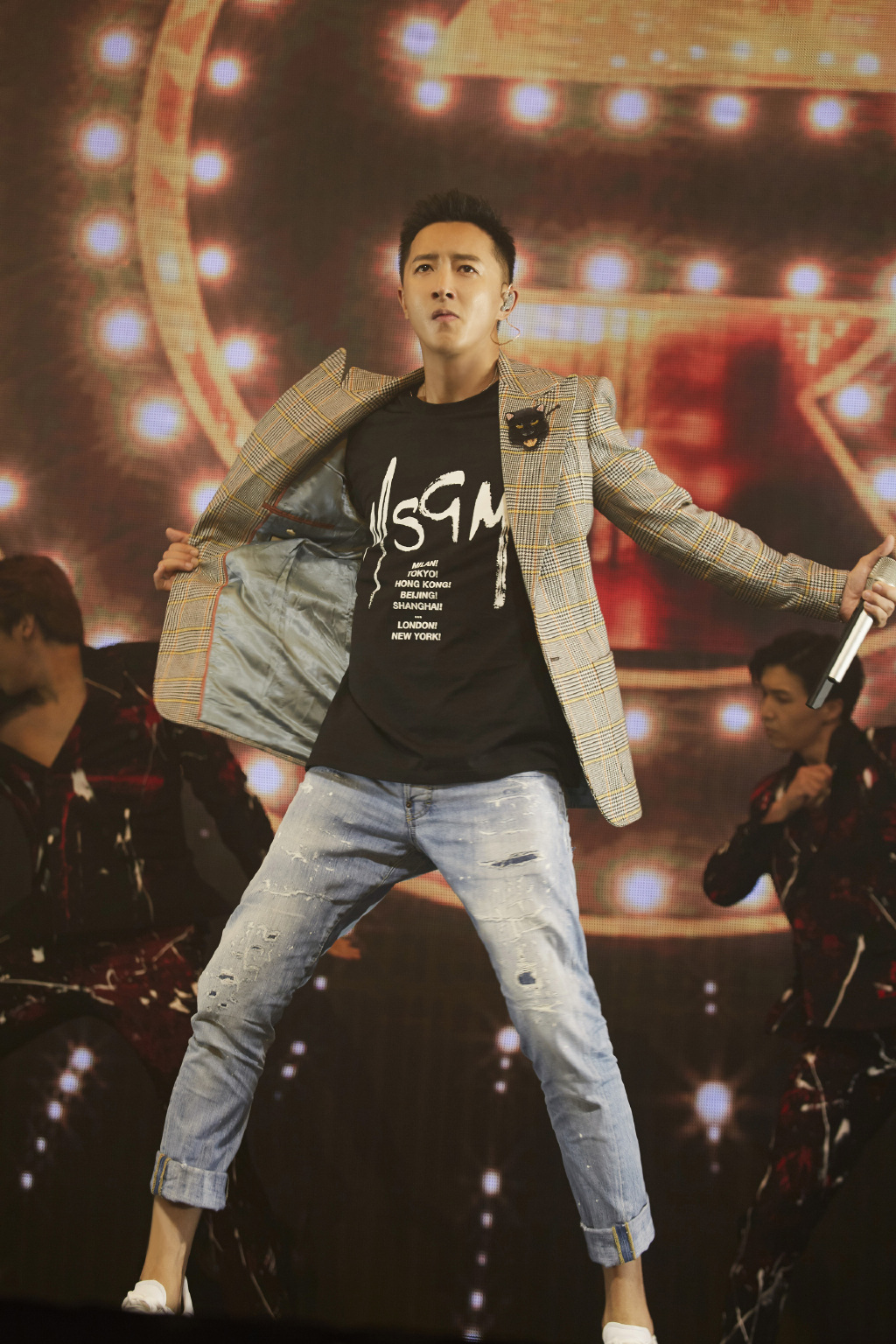 韩庚乐华十周年演唱会帅气图片46