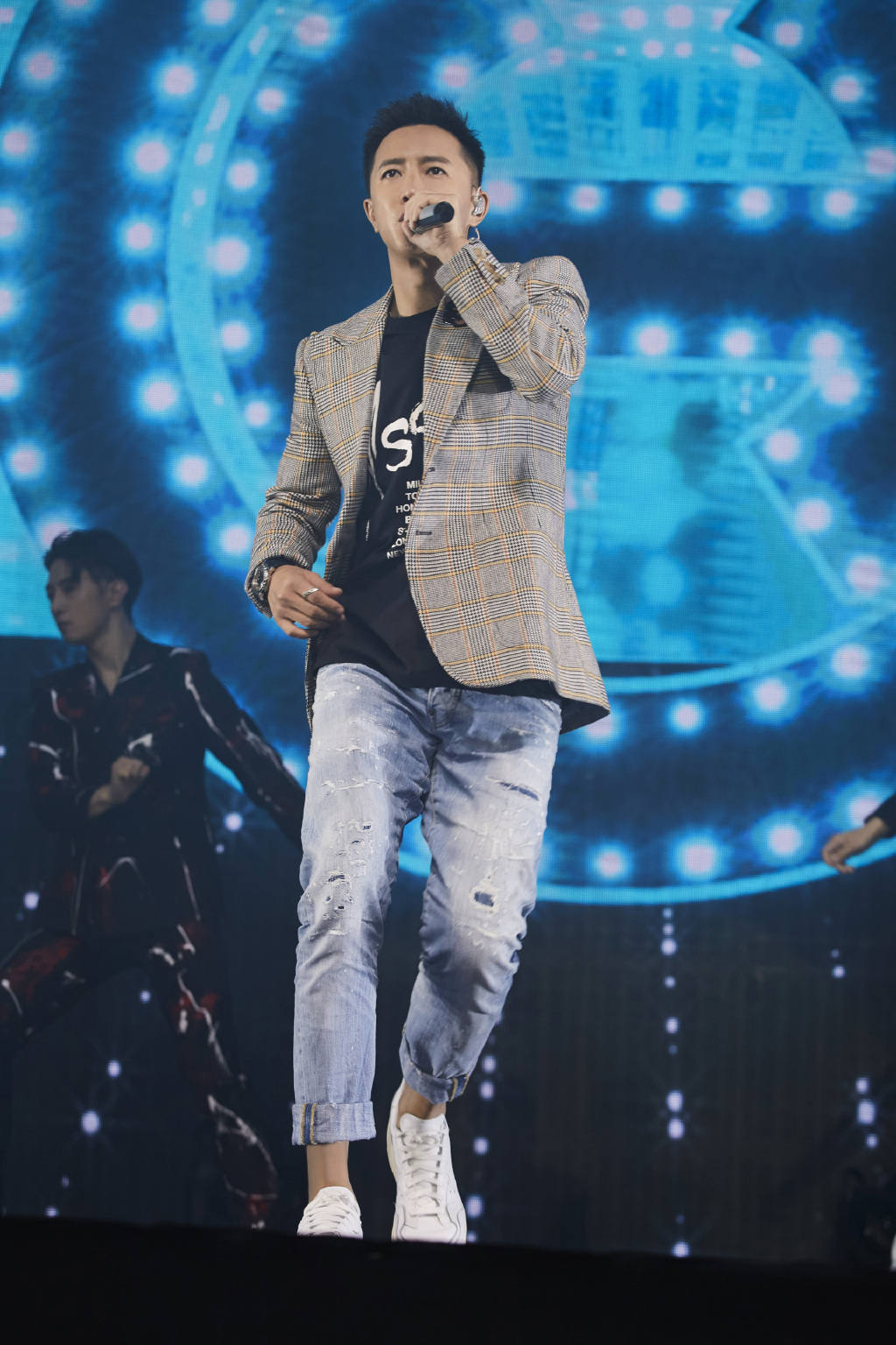 韩庚乐华十周年演唱会帅气图片56