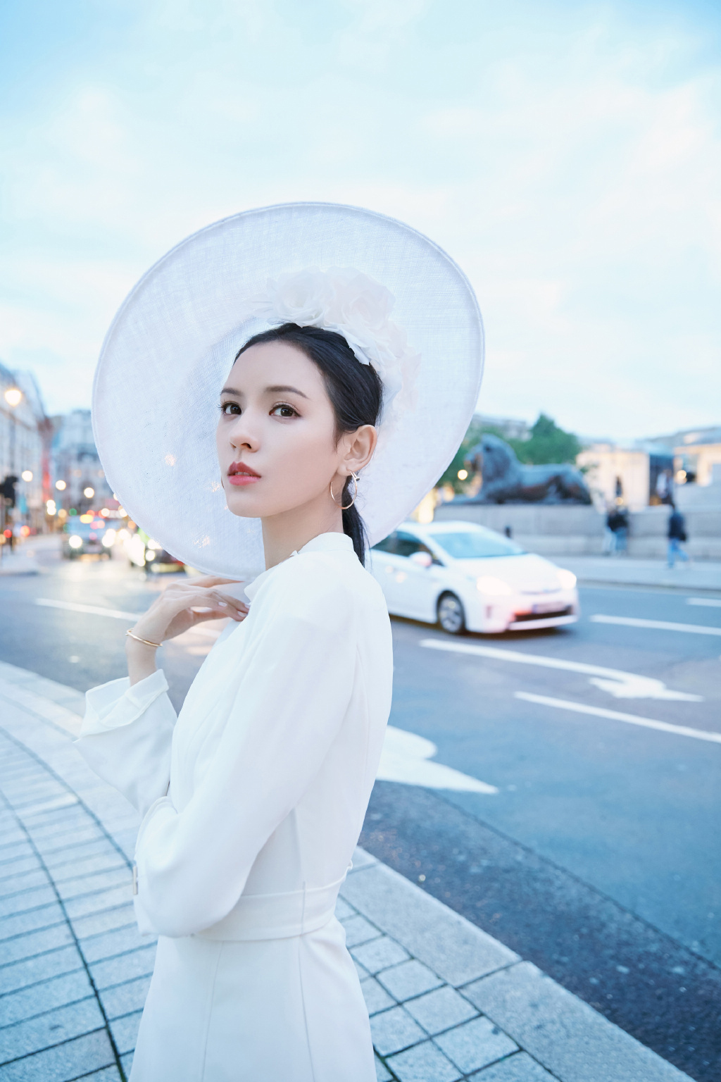 张予曦摩登女郎街拍图片19