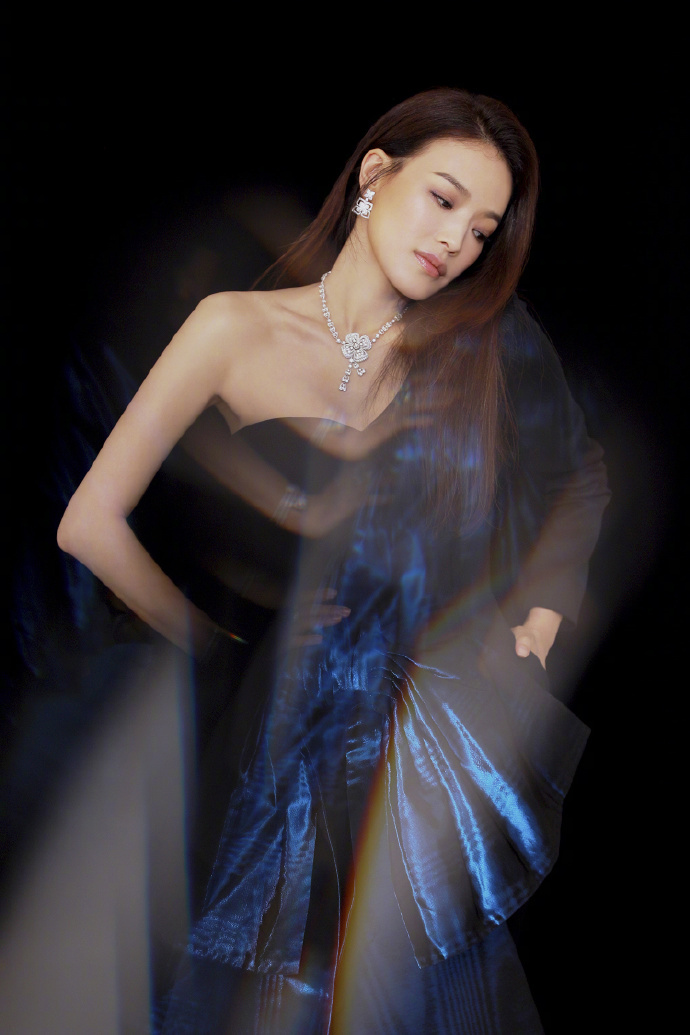 舒淇抹胸性感时尚写真图片55