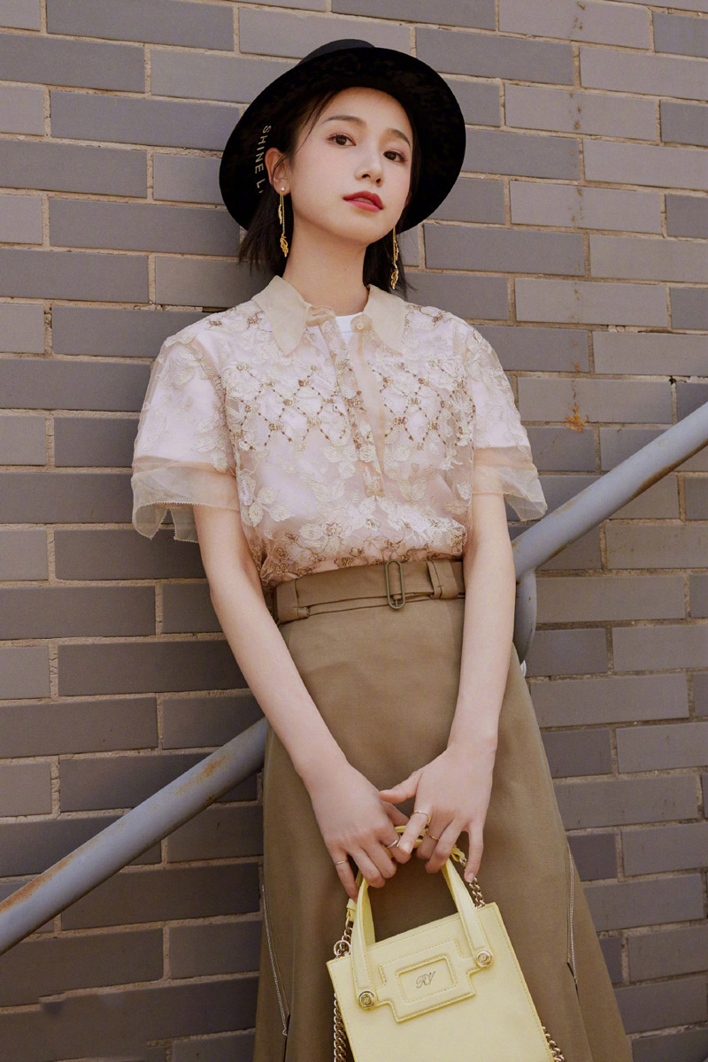 姜梓新清新温婉写真图片16