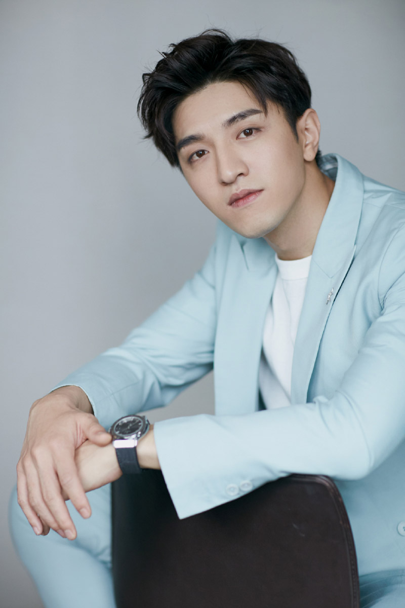 > 金瀚清爽帅气活动写真图片(6/9)