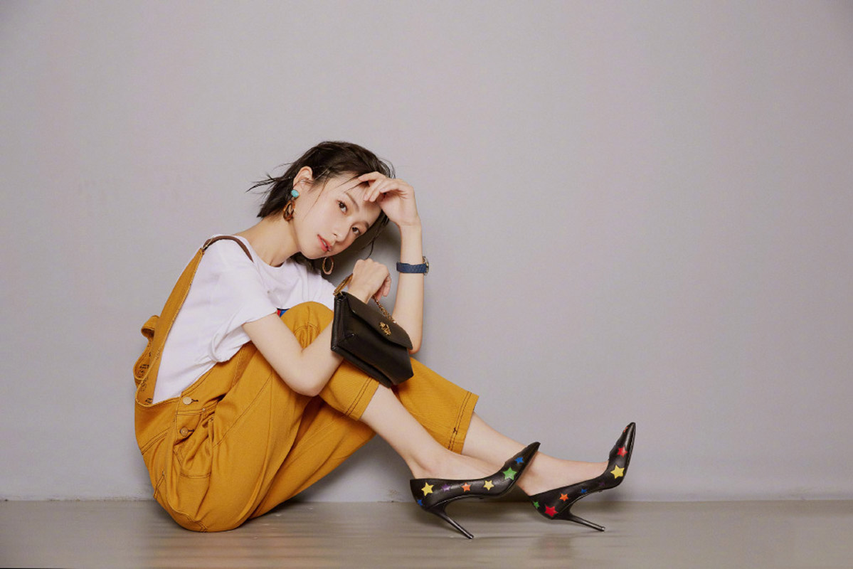 姜梓新清新俏丽时尚写真图片36