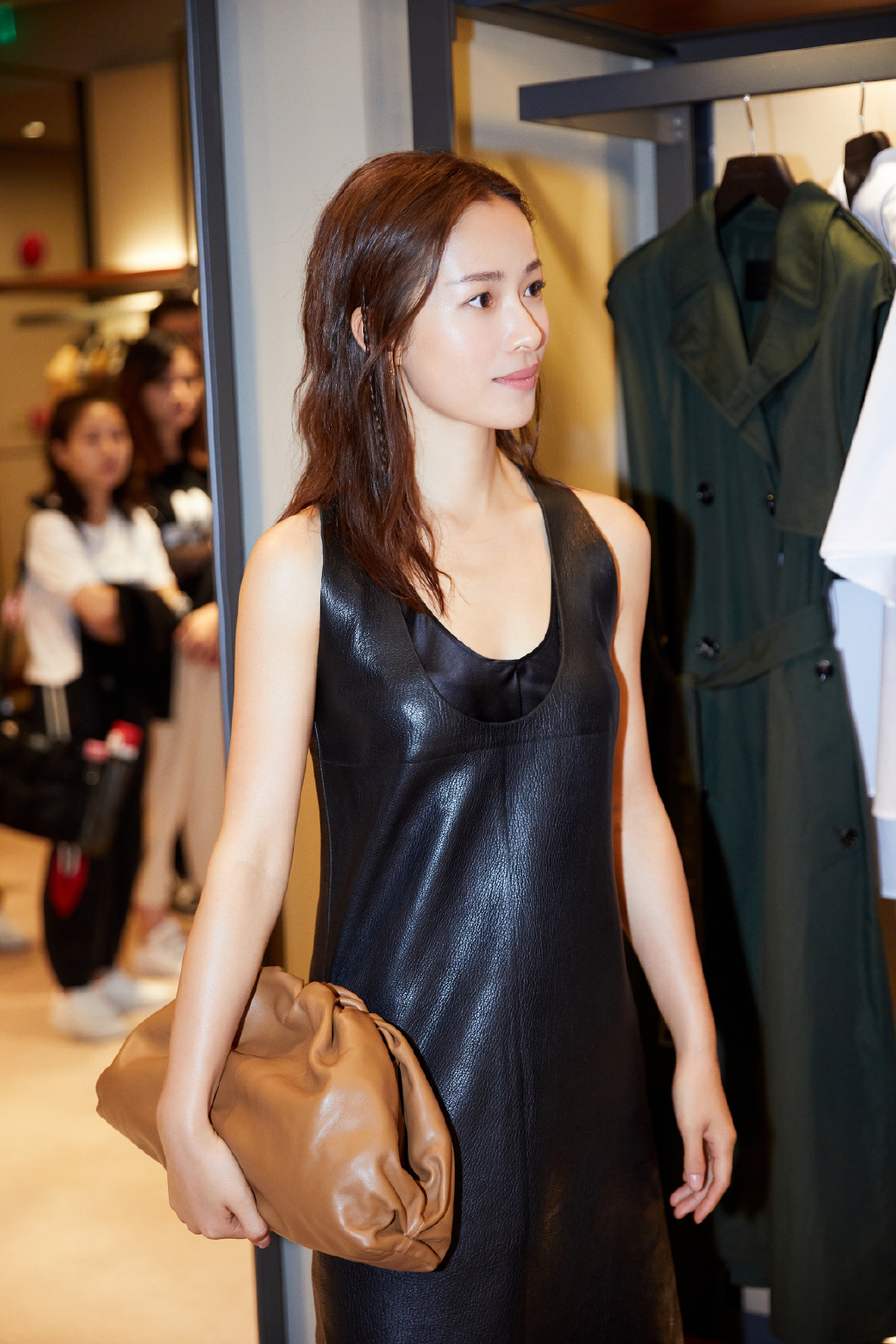 江一燕黑色皮裙性感图片26