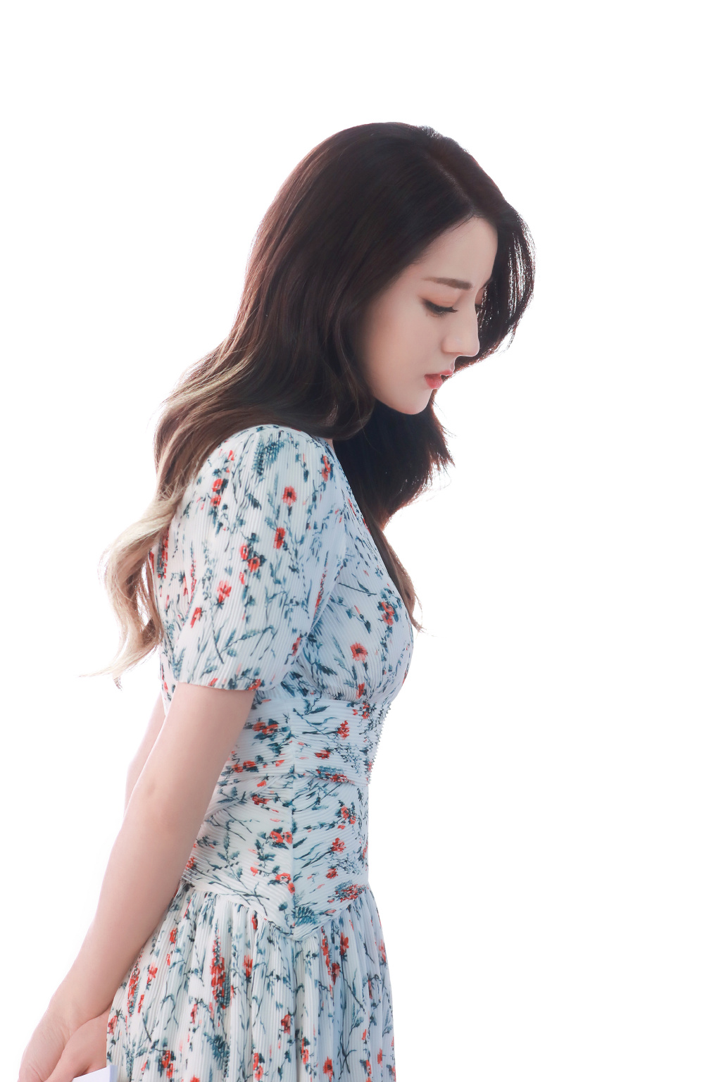 迪丽热巴清甜柔美写真图片13