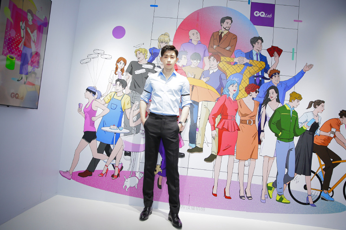 邓伦蓝色衬衫帅气活动照图片59