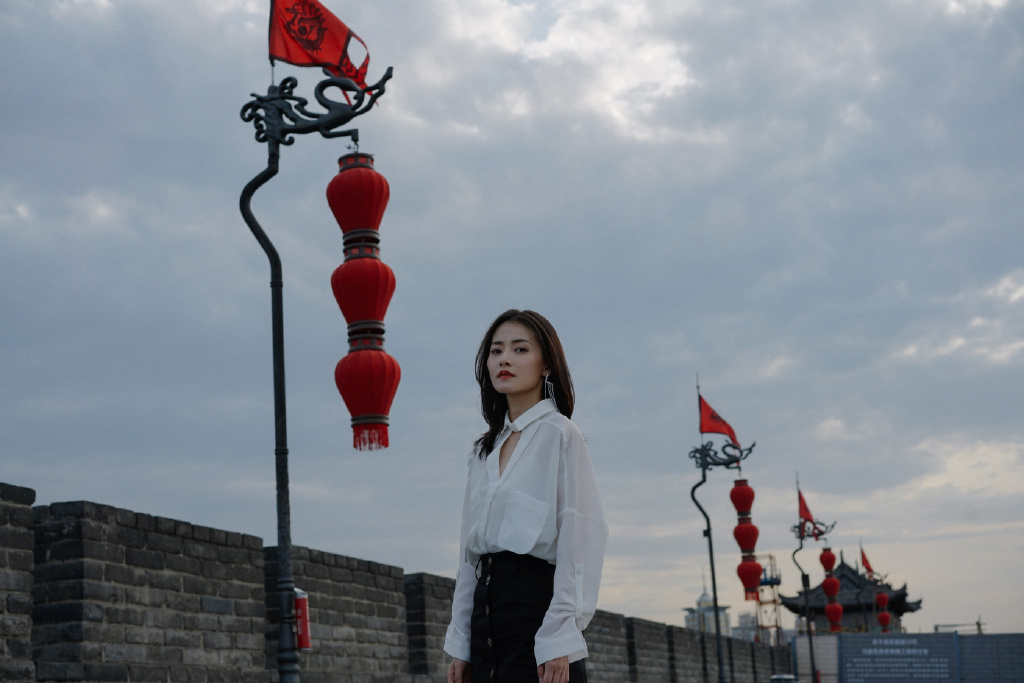 柴碧云白衫优雅写真图片68