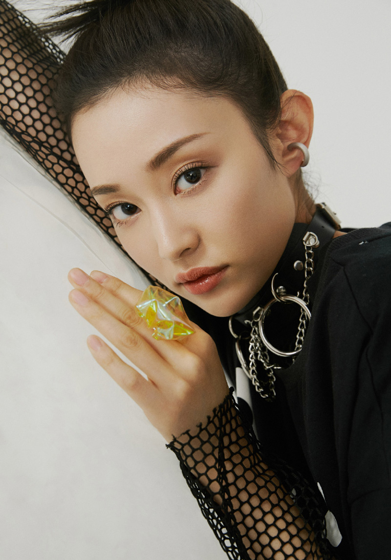 盖玥希冷艳迷人时尚写真大片49