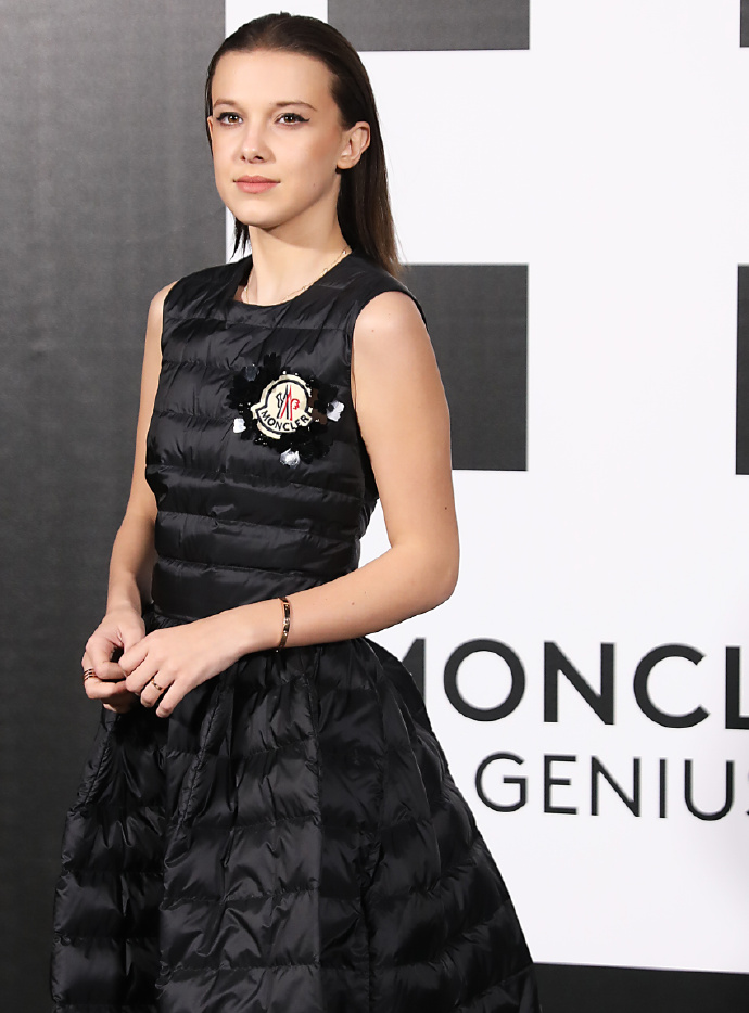 小11米莉博比布朗黑长直气质活动写真图片29