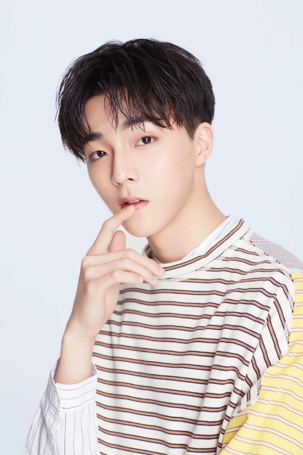 陈立农率性利落写真图片46