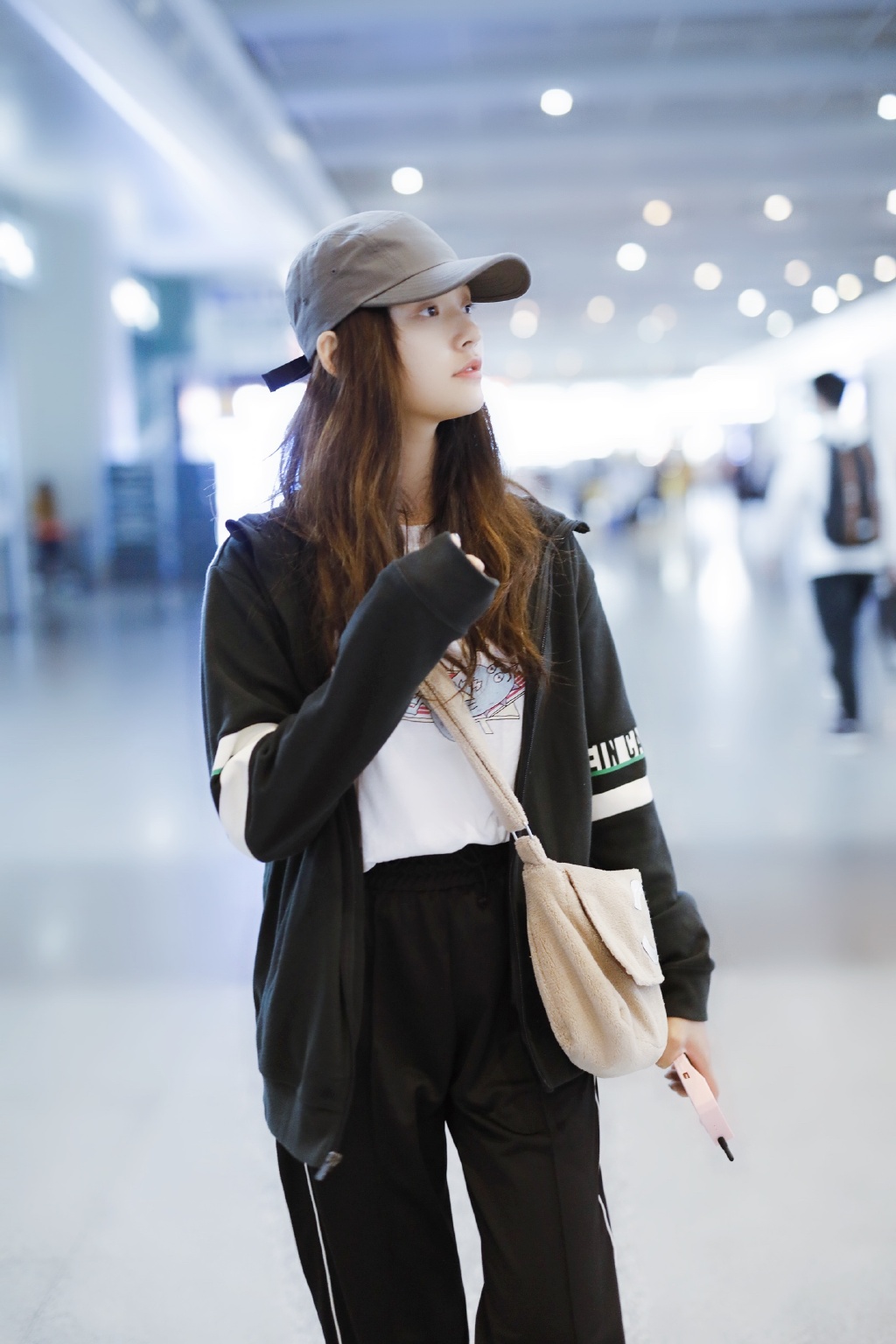 林允清秀时尚机场图片44