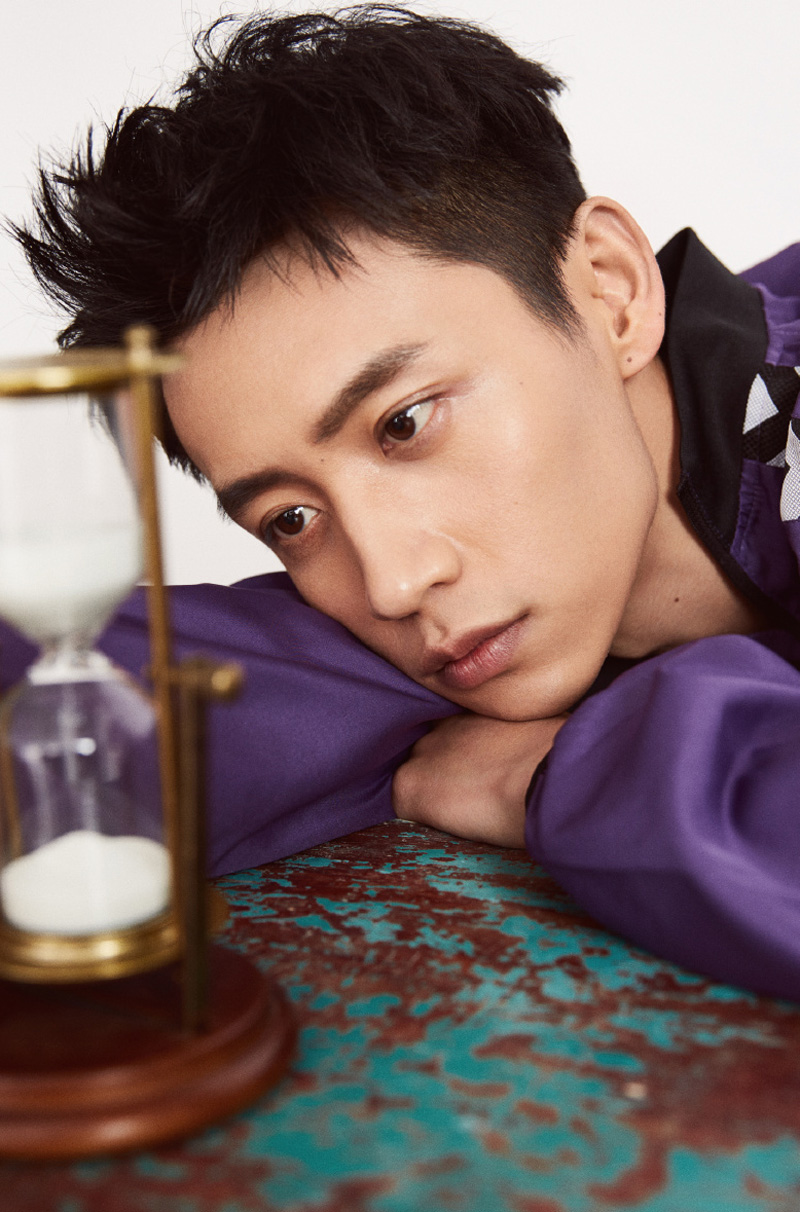 魏晨沉稳帅气时尚写真图片29