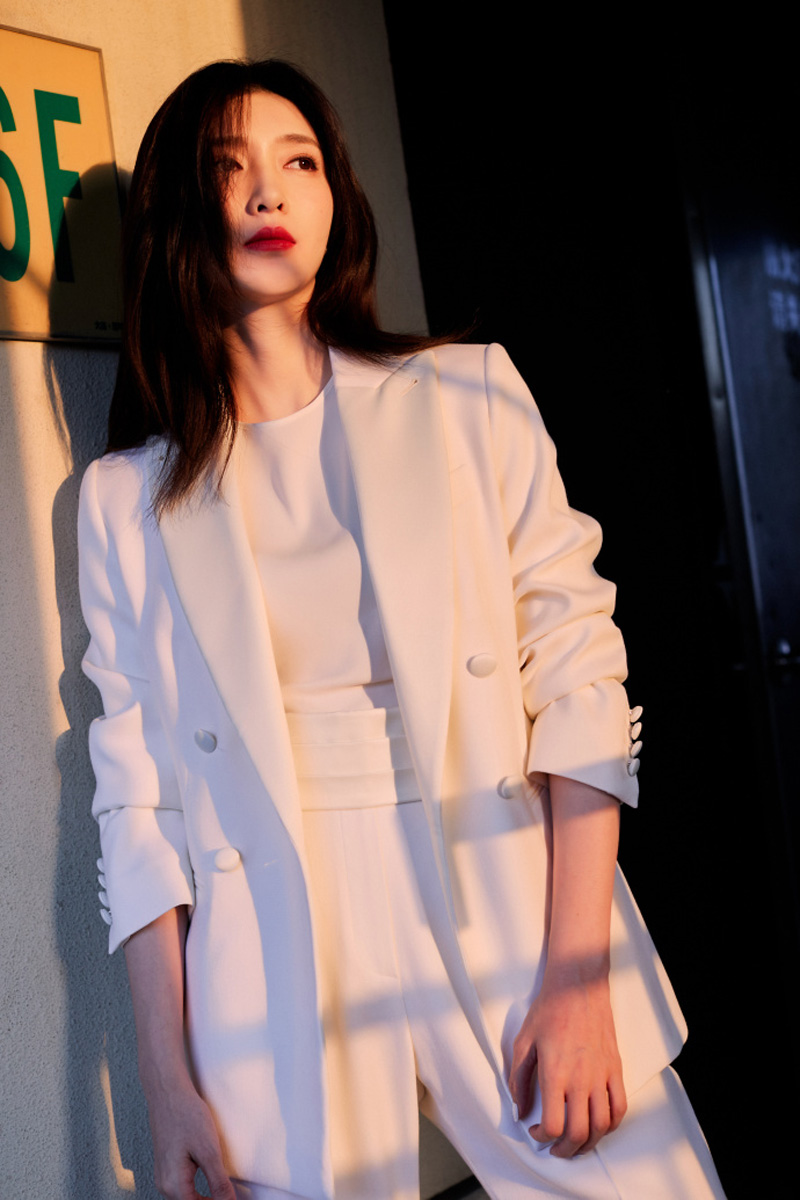 江疏影优雅干练时尚写真图片46