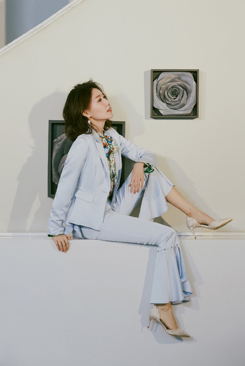 高露清爽干练时尚写真图片28