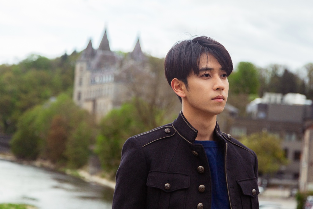 陈若轩赛道上帅气英姿照片28