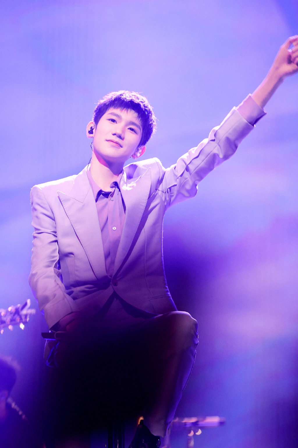 王源我是唱作人帅气西服写真图片89