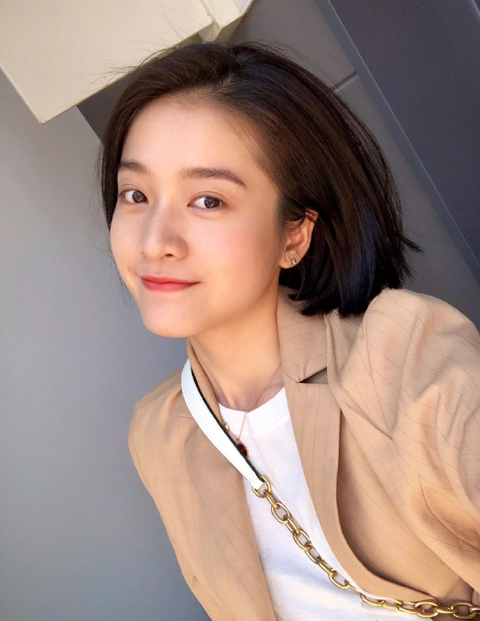 张雪迎短发俏皮照图片44