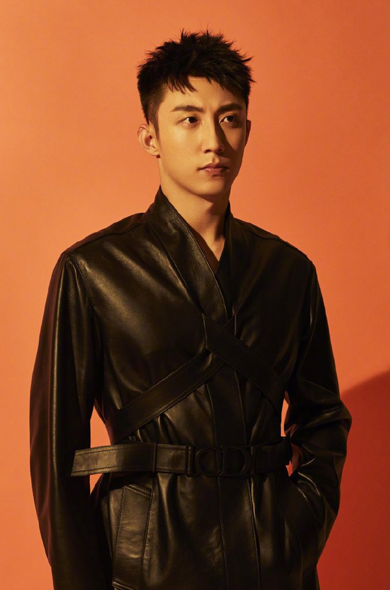 黄景瑜帅气养眼时尚杂志封面大片58