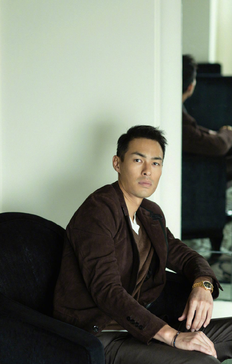 简介:杨佑宁帅气有型活动写真图片,分享一组杨佑宁图片