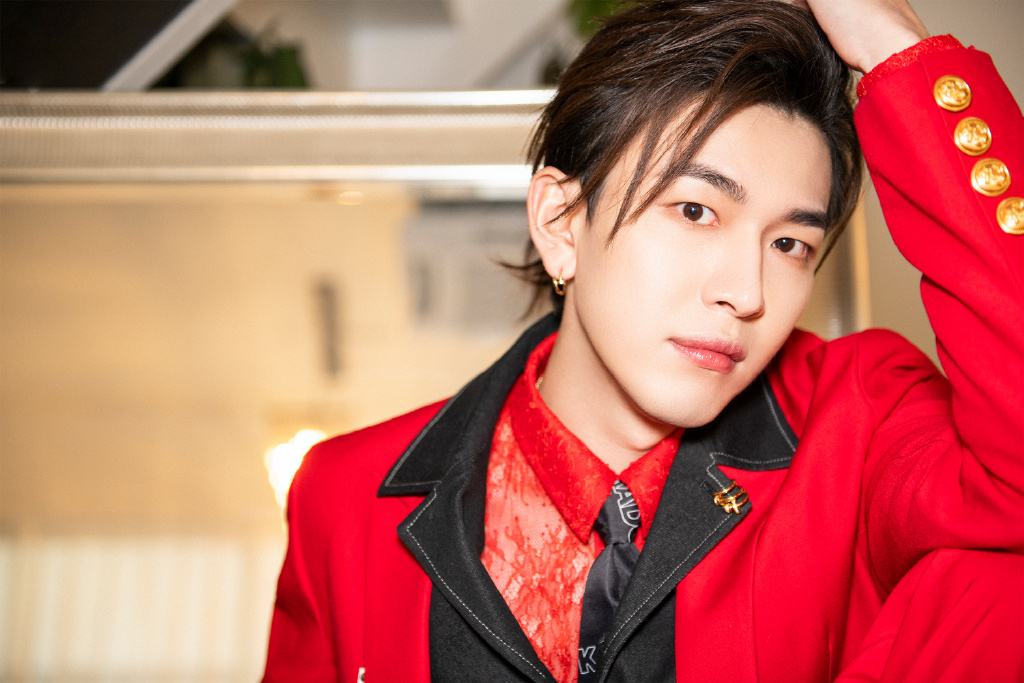 分享一组孔垂楠图片给大家,图中的明星图片壁纸会点缀你的电脑桌面