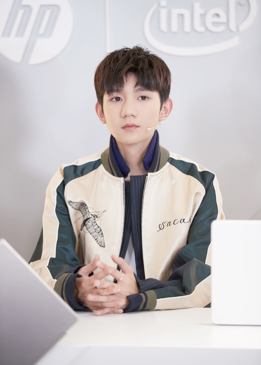 简介:王源代言惠普星高清帅气图片,分享一组王源图片给大家,图中的